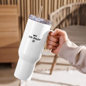 Travel mug with a handle